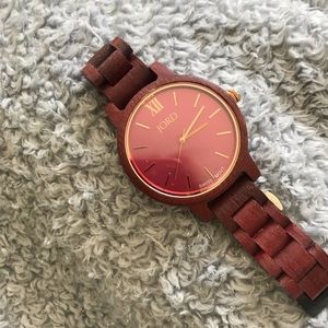 Rose gold wooden watch